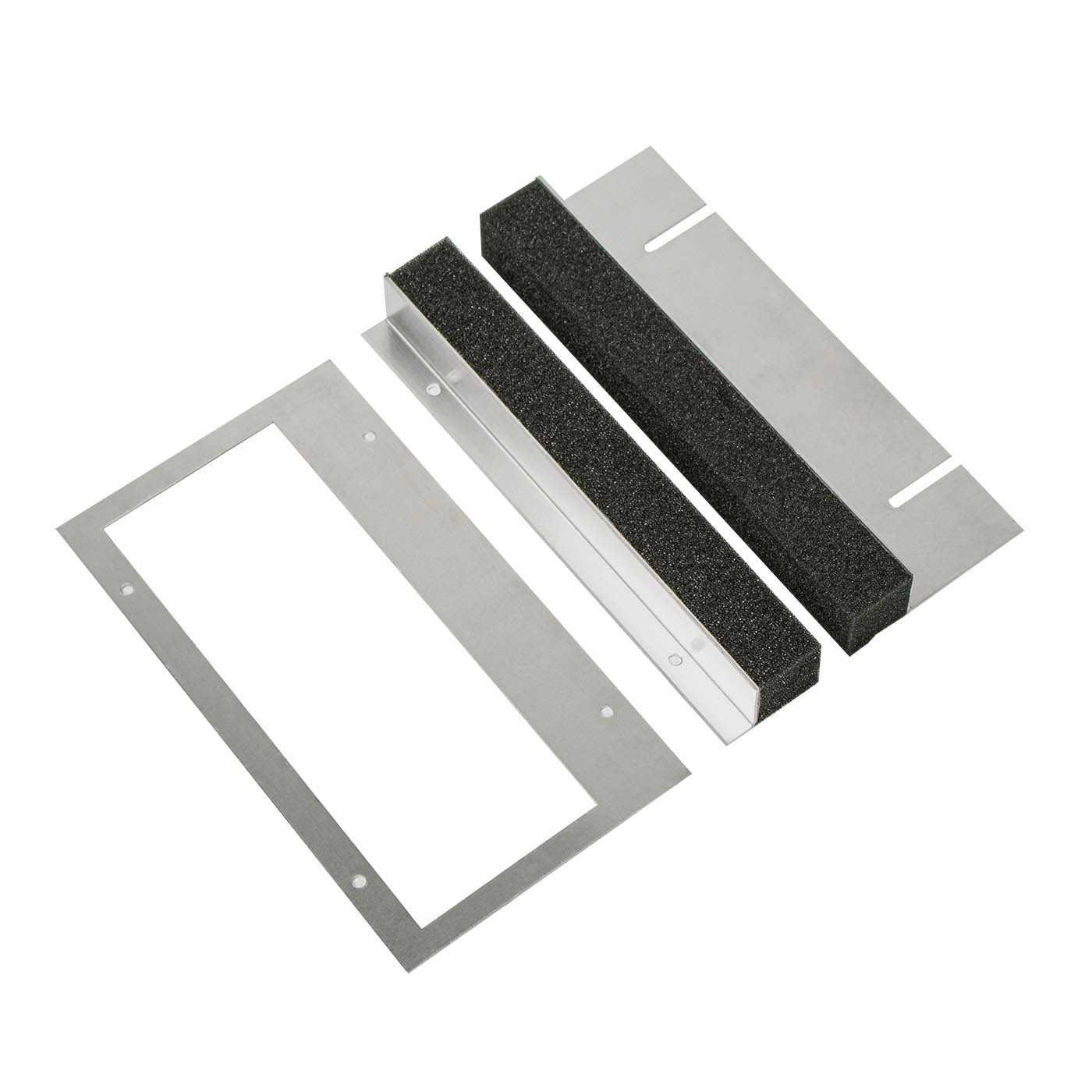 Kabeleinführung Typ A 234mm breit, Winkel vorne 15x30x2mm / hinten 60x30x2mm / Schlitz 212x101mm