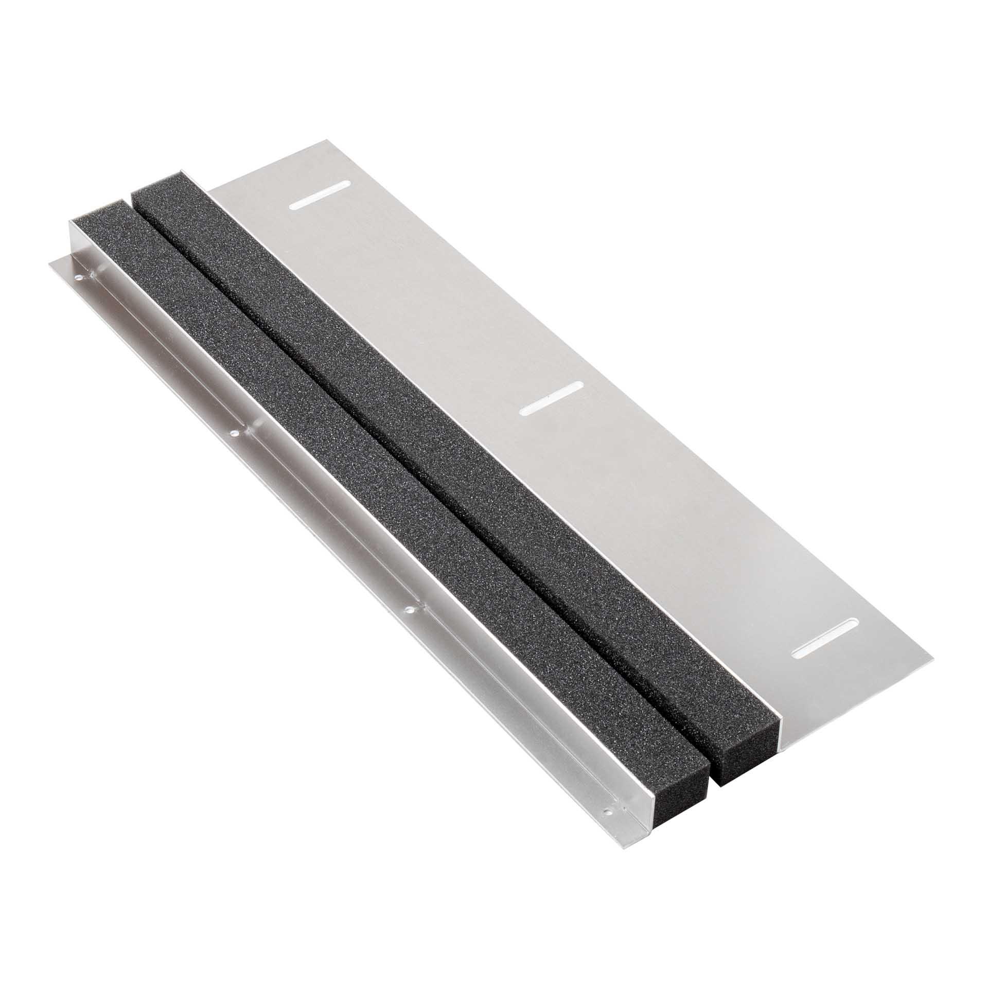 Kabeleinführung Standard 620mm breit, Winkel vorne 20x30x2mm / hinten 120x30x2mm